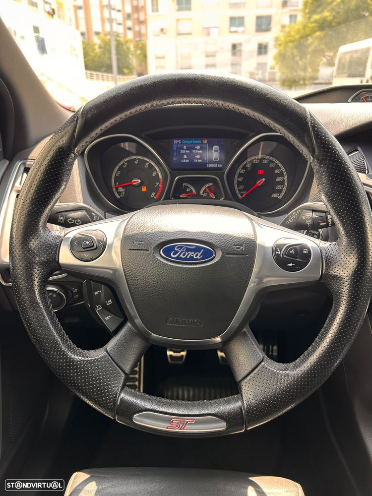 Ford Focus Turnier 2.0 EcoBoost ST c/ Pack Pele Desportiva - 14