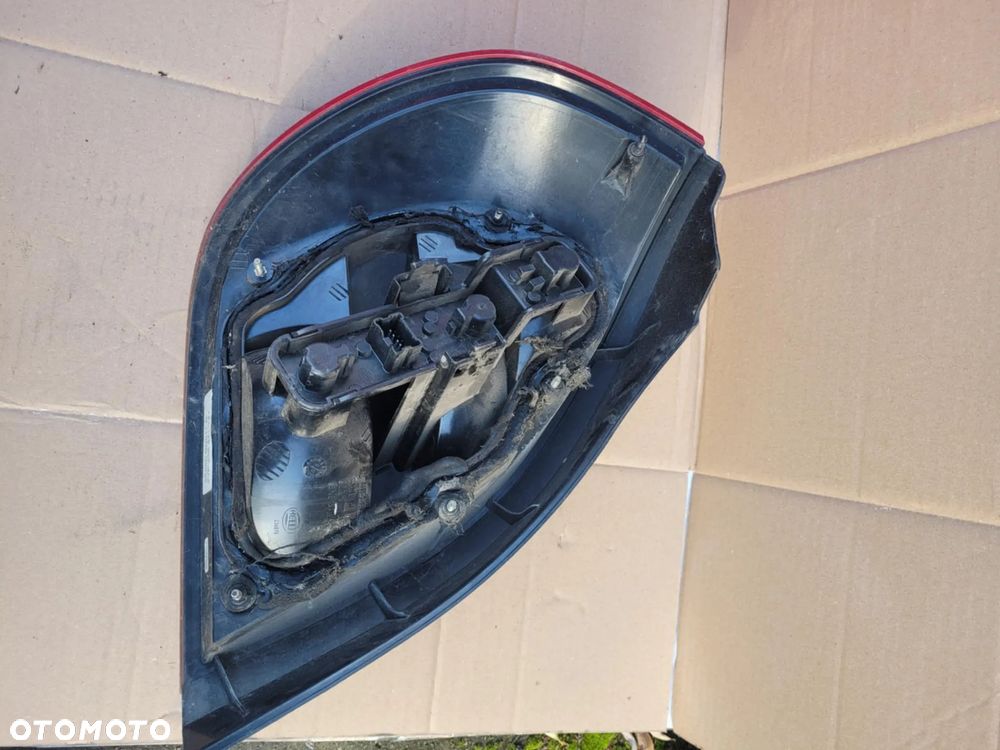 Lampy tylne nissan almera HB N16 PRAWA/LEWA - 2