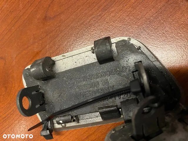 ZAŚLEPKA SPRYSKIWACZA PRAWA 7056946 BMW E60 E61 - 6