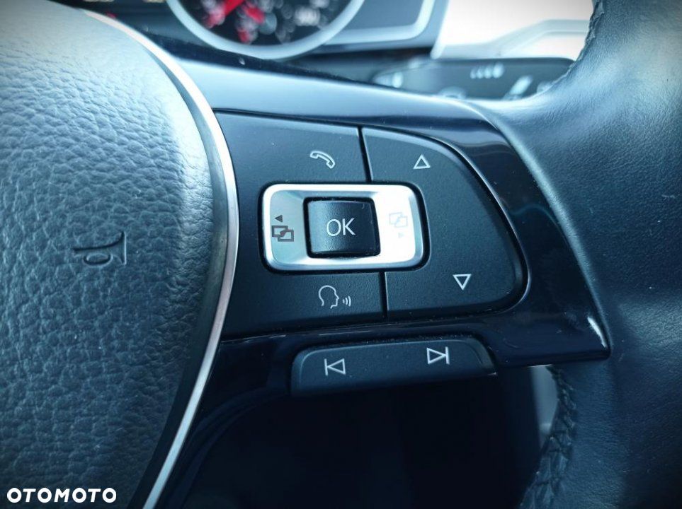 Volkswagen Passat - 19