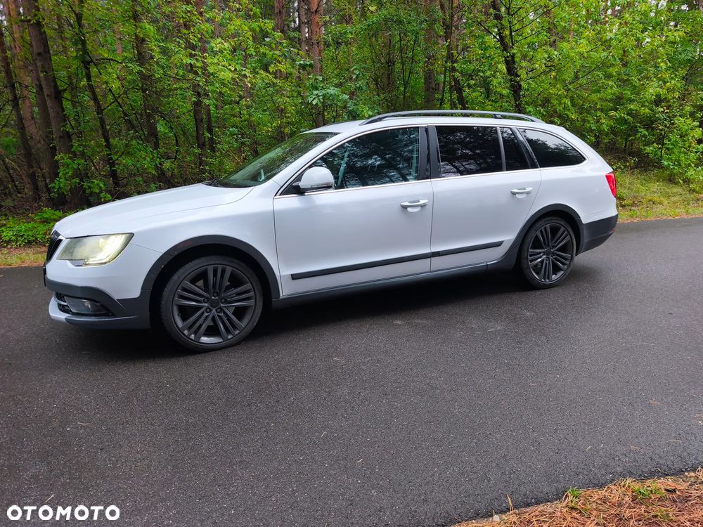 Skoda Superb 2.0 TDI Platinum Outdoor DSG - 6