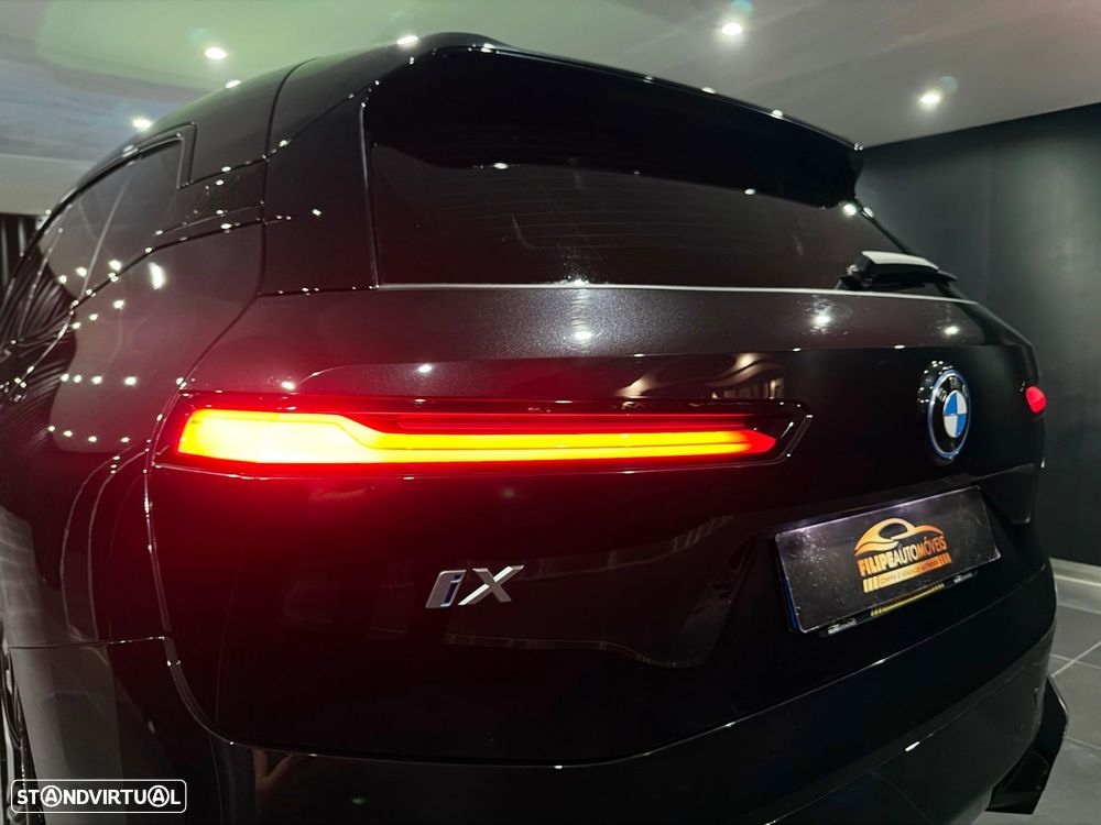 BMW iX xDrive 40 - 12