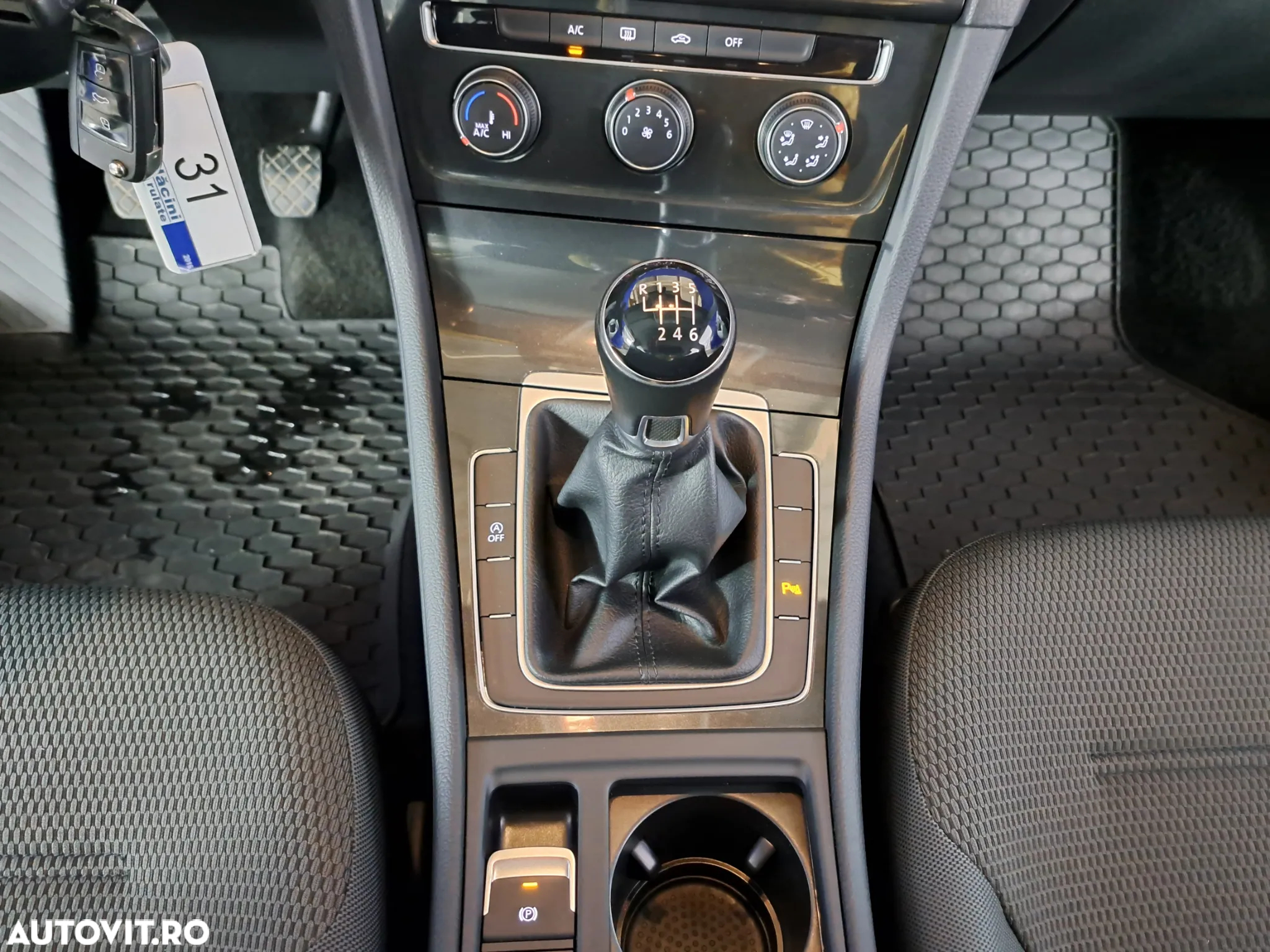 Volkswagen Golf - 16