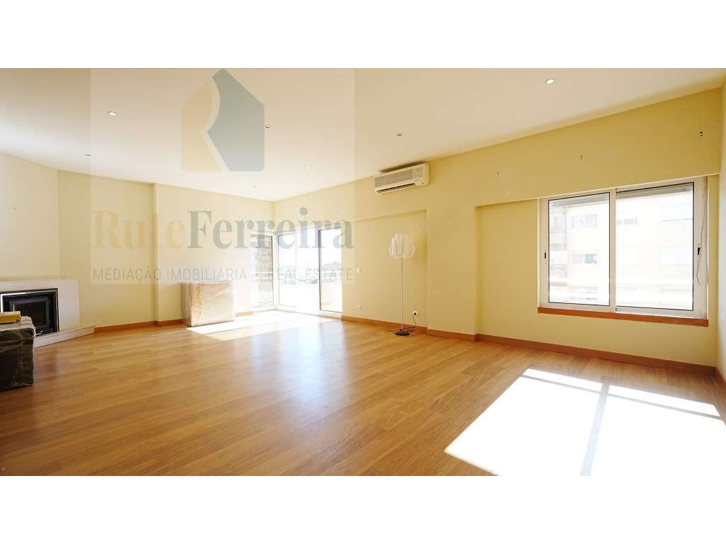 Extraordinário apartamento com vista para o Rio Tejo! - Grande imagem: 3/13