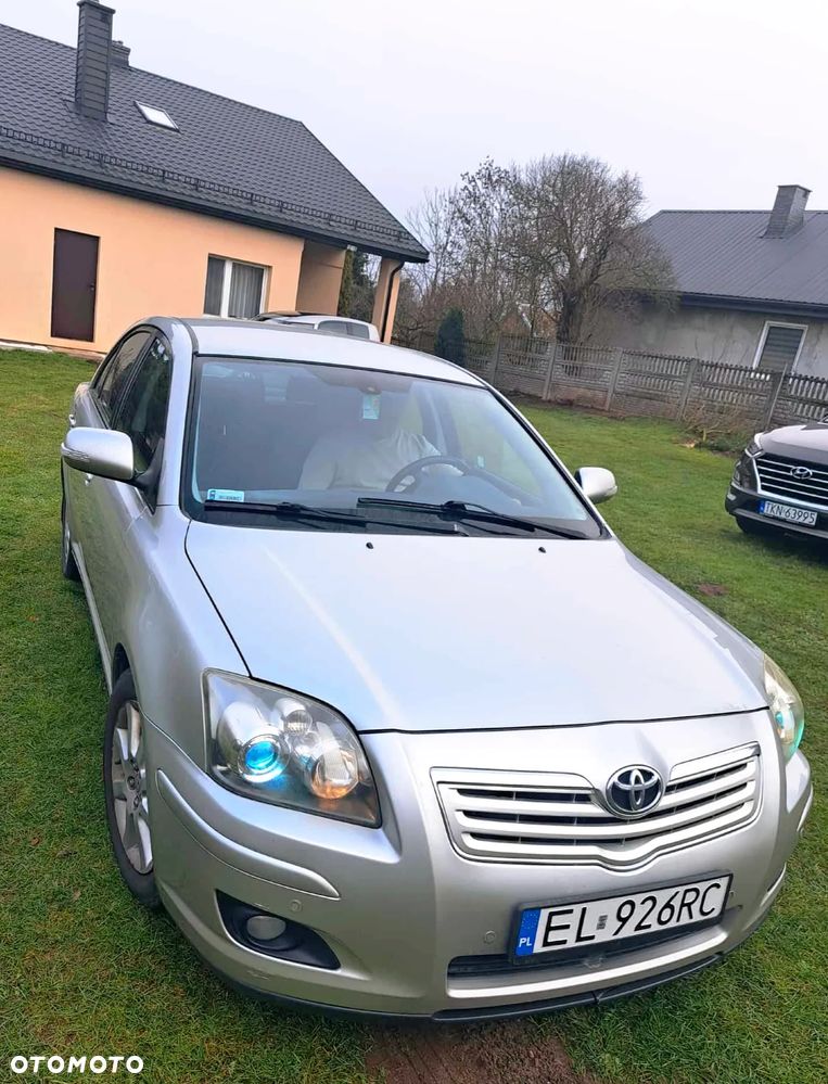 Toyota Avensis 1.8 VVT-i Sol - 2