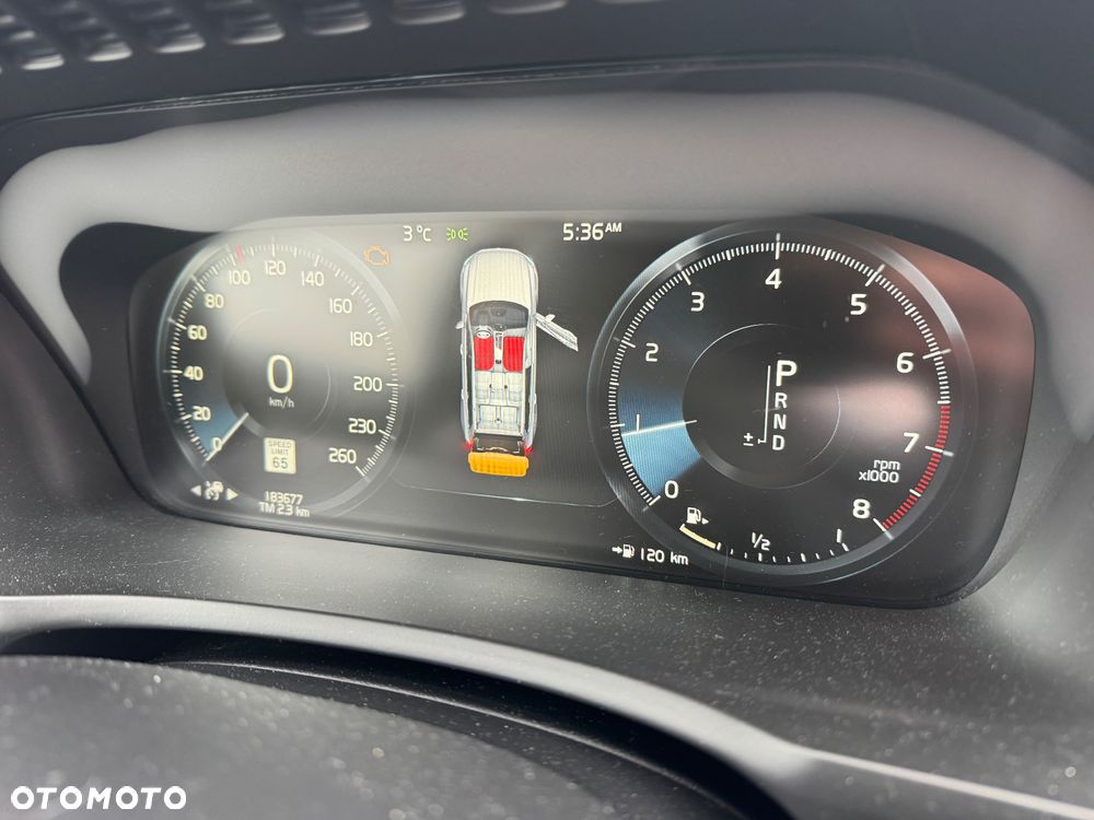Volvo XC 90 T5 AWD R-Design 7os - 22