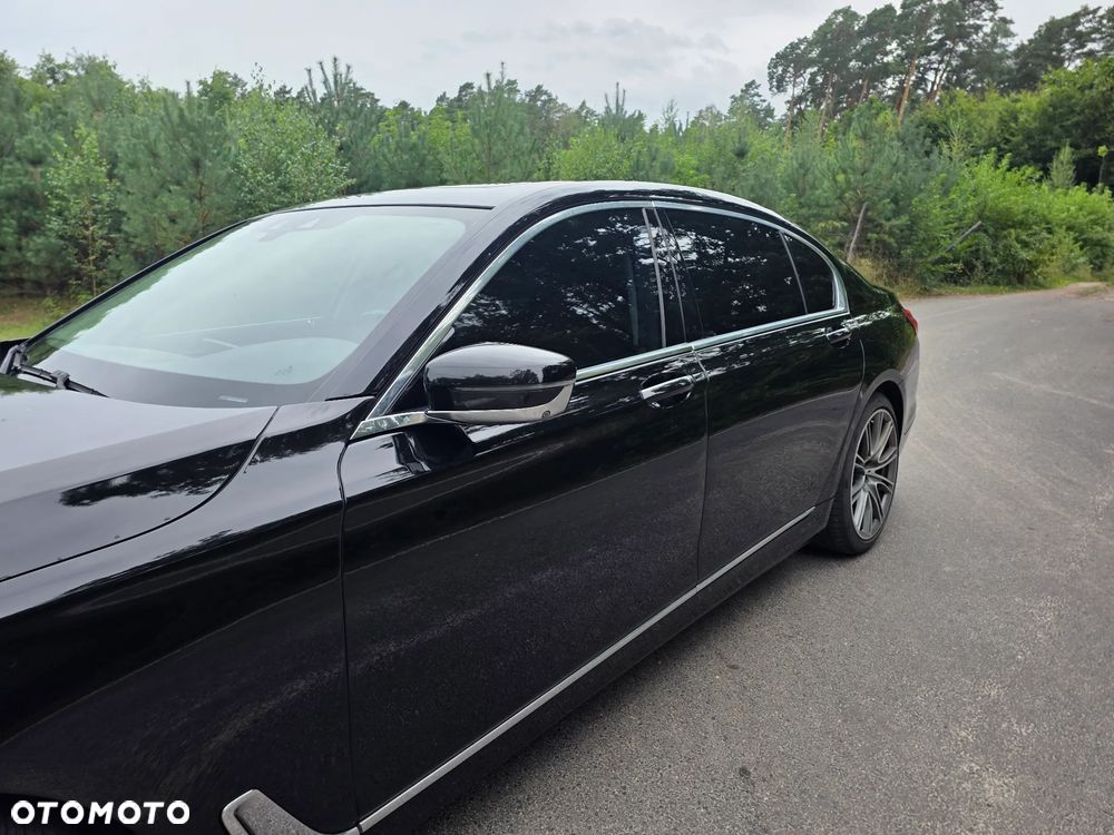 BMW Seria 7 740Li - 16