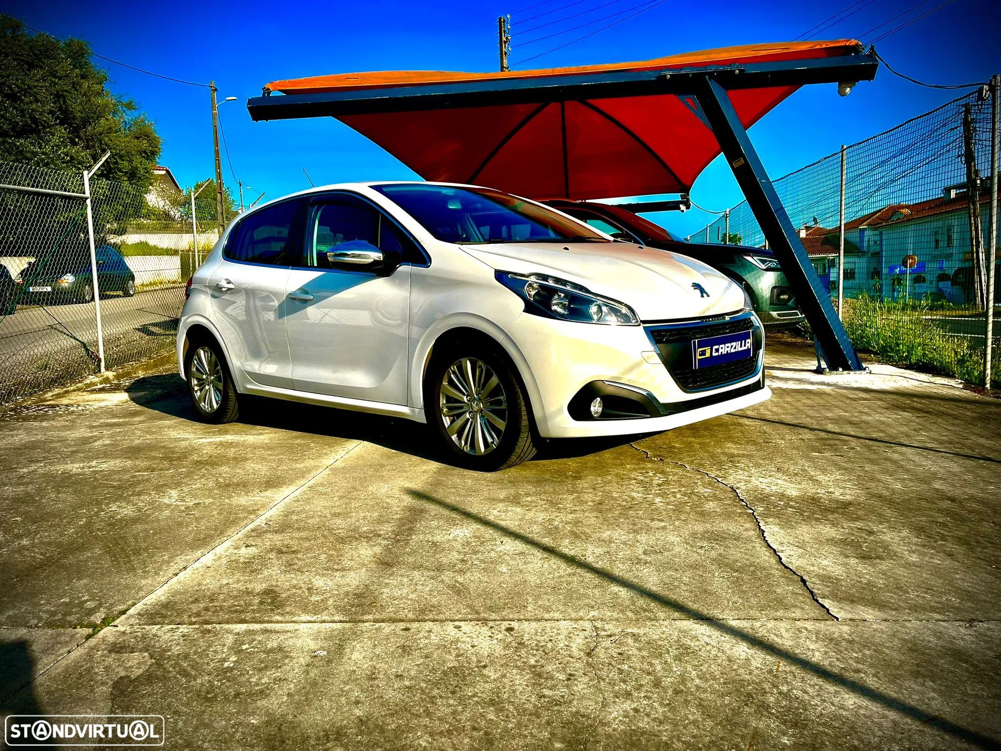 Peugeot 208 1.2 PureTech Allure - 1