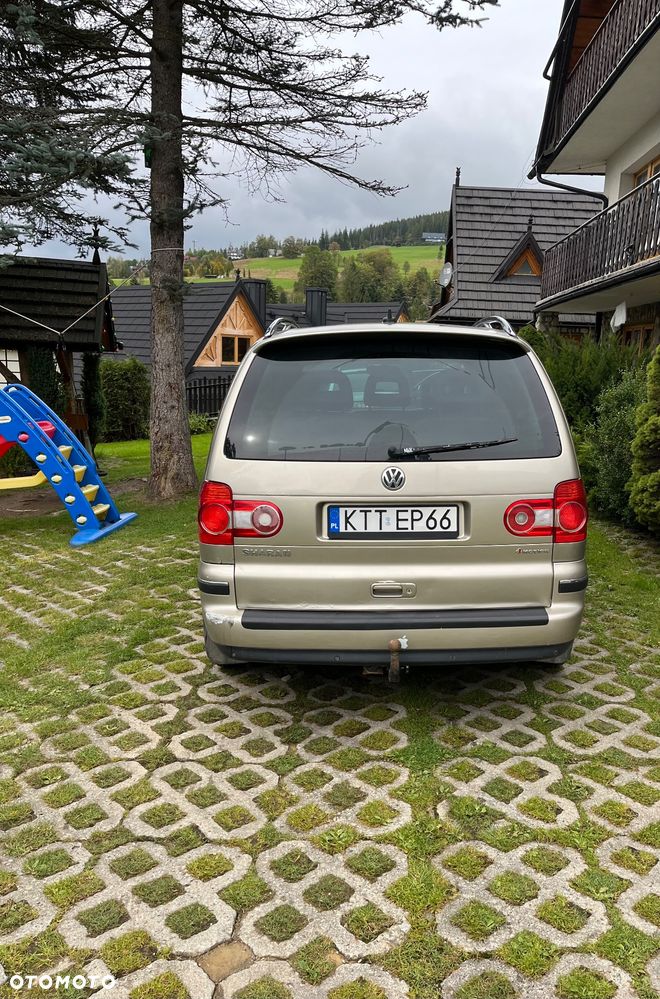 Volkswagen Sharan 1.9 TDI Highline 4Mot - 2