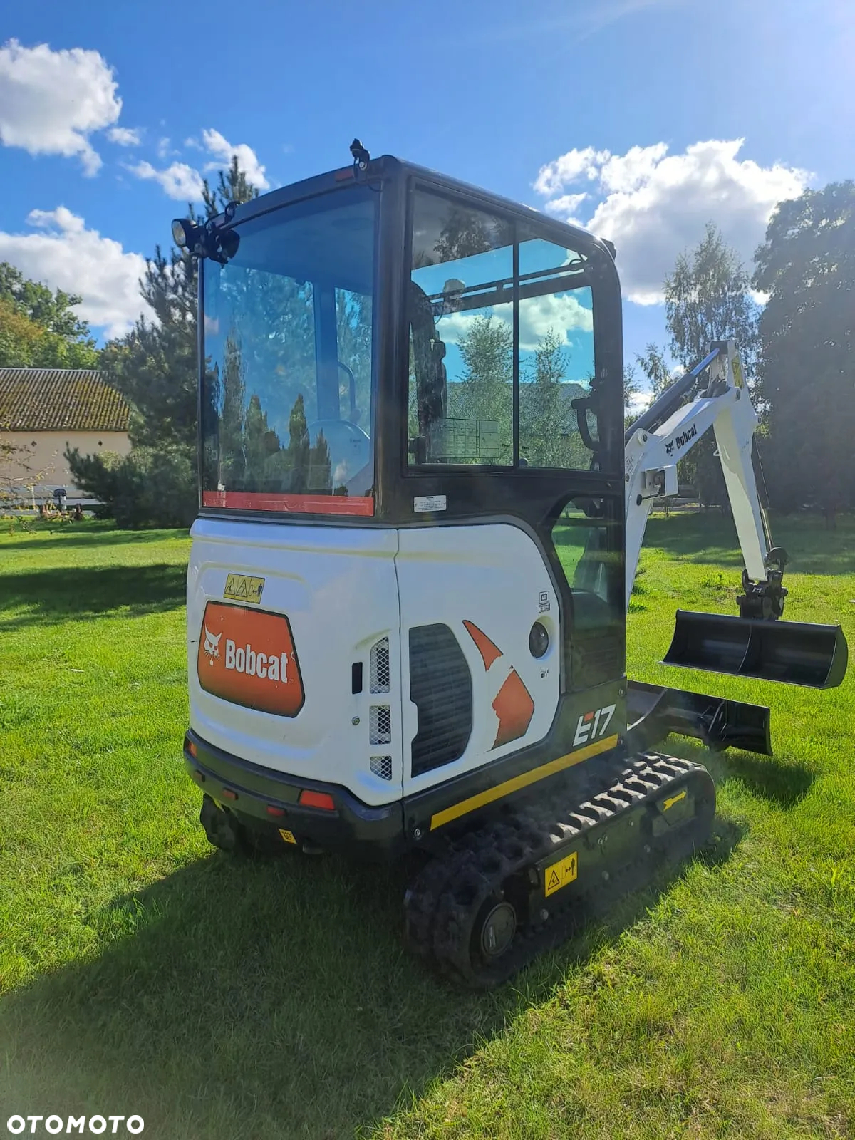 Bobcat E17 - 12