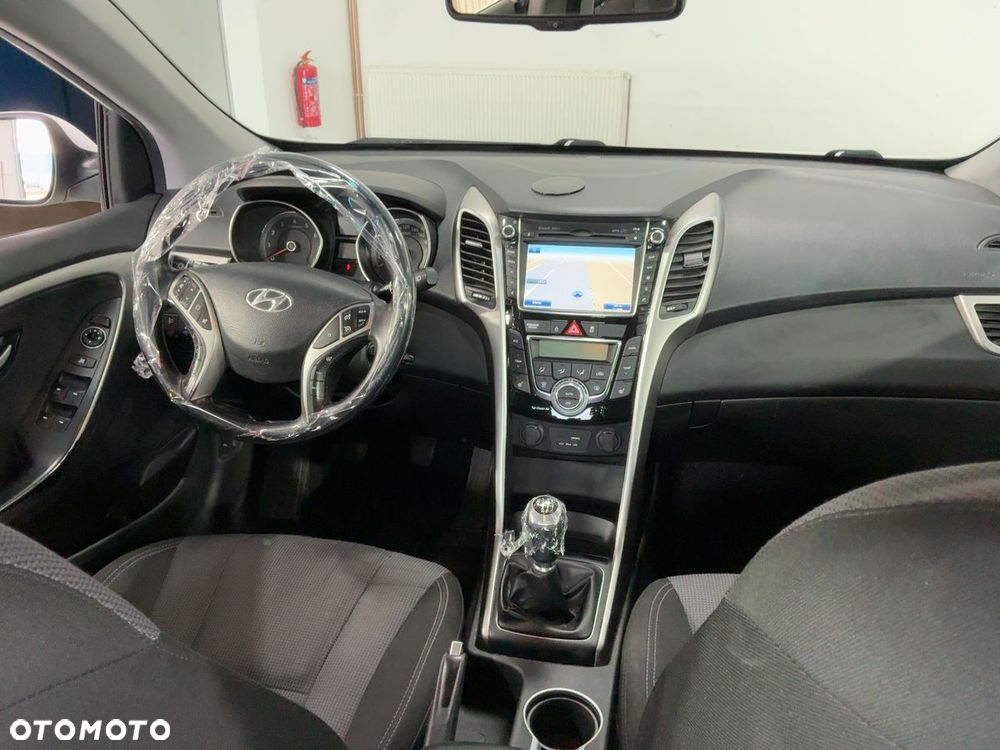Hyundai i30 blue 1.4 Style - 10