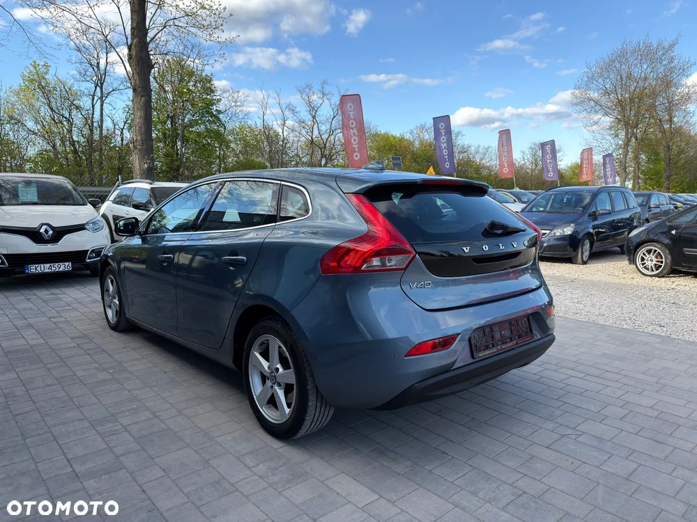 Volvo V40 D2 R-Design Momentum - 4