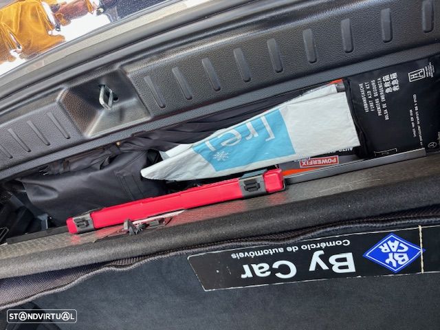 Mercedes-Benz GLB 200 7G-DCT Progressive - 23