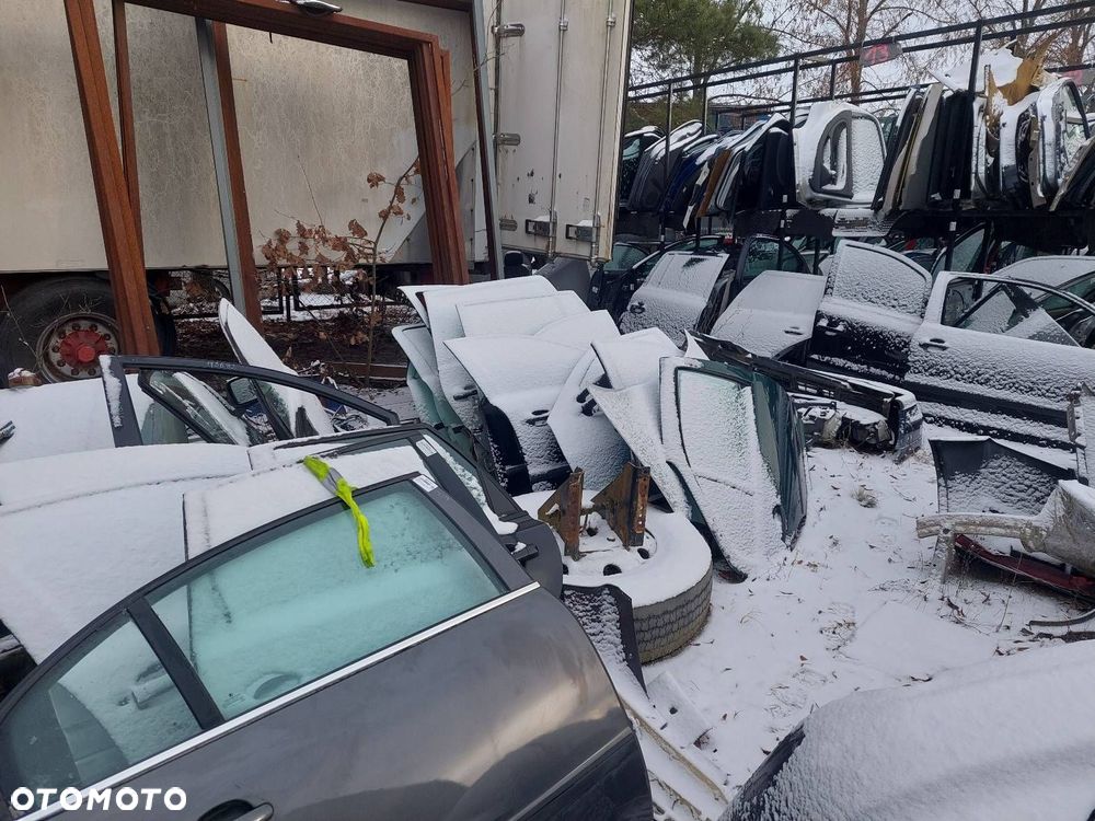 DRZWI KOMPLETNE PRAWY TYŁ SKODA SUPERB I 9152 - 6