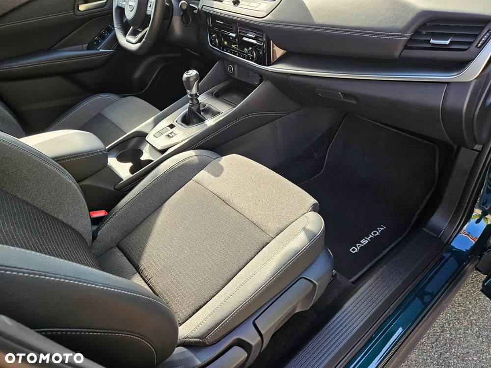 Nissan Qashqai 1.3 DIG-T MHEV Premiere Edition - 27