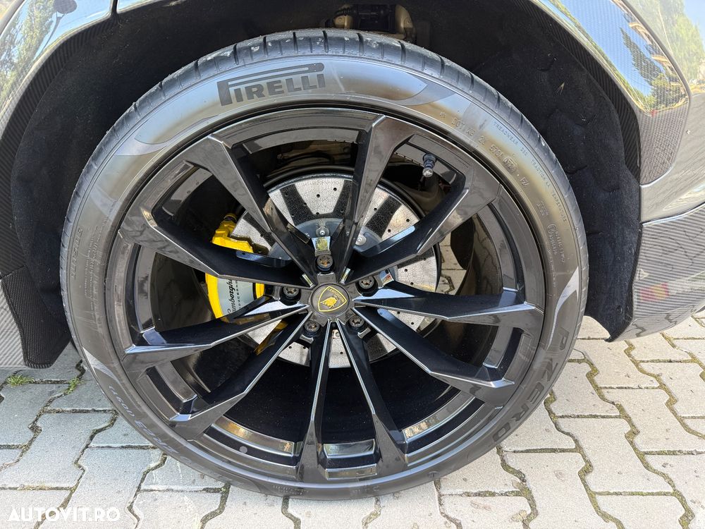 Lamborghini URUS - 16