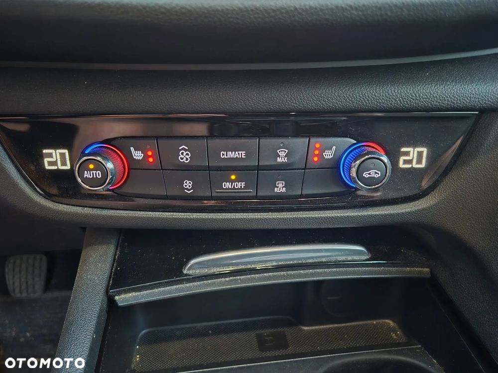 Opel Insignia - 16
