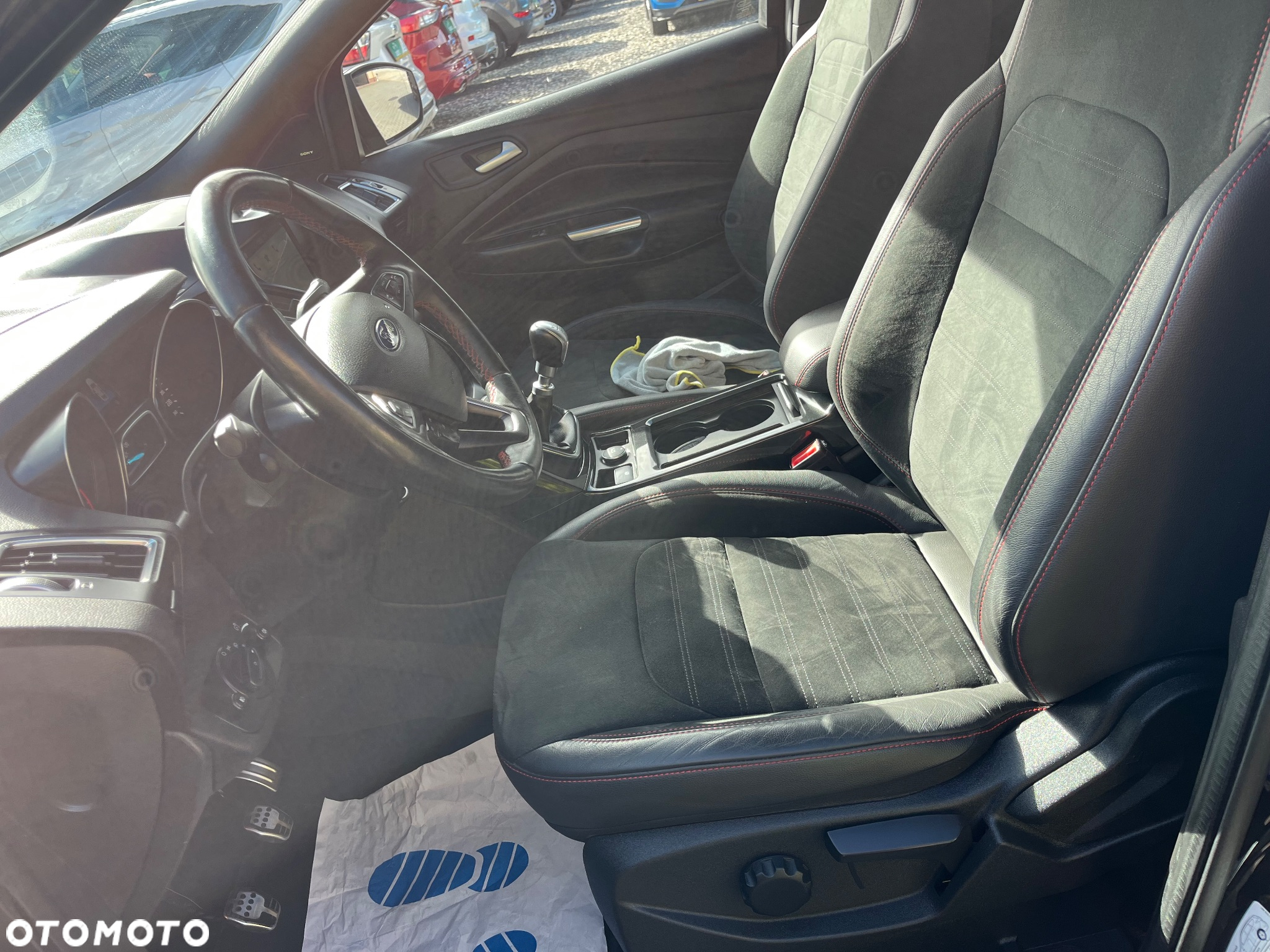 Ford Kuga 1.5 EcoBoost 2x4 ST-Line - 22