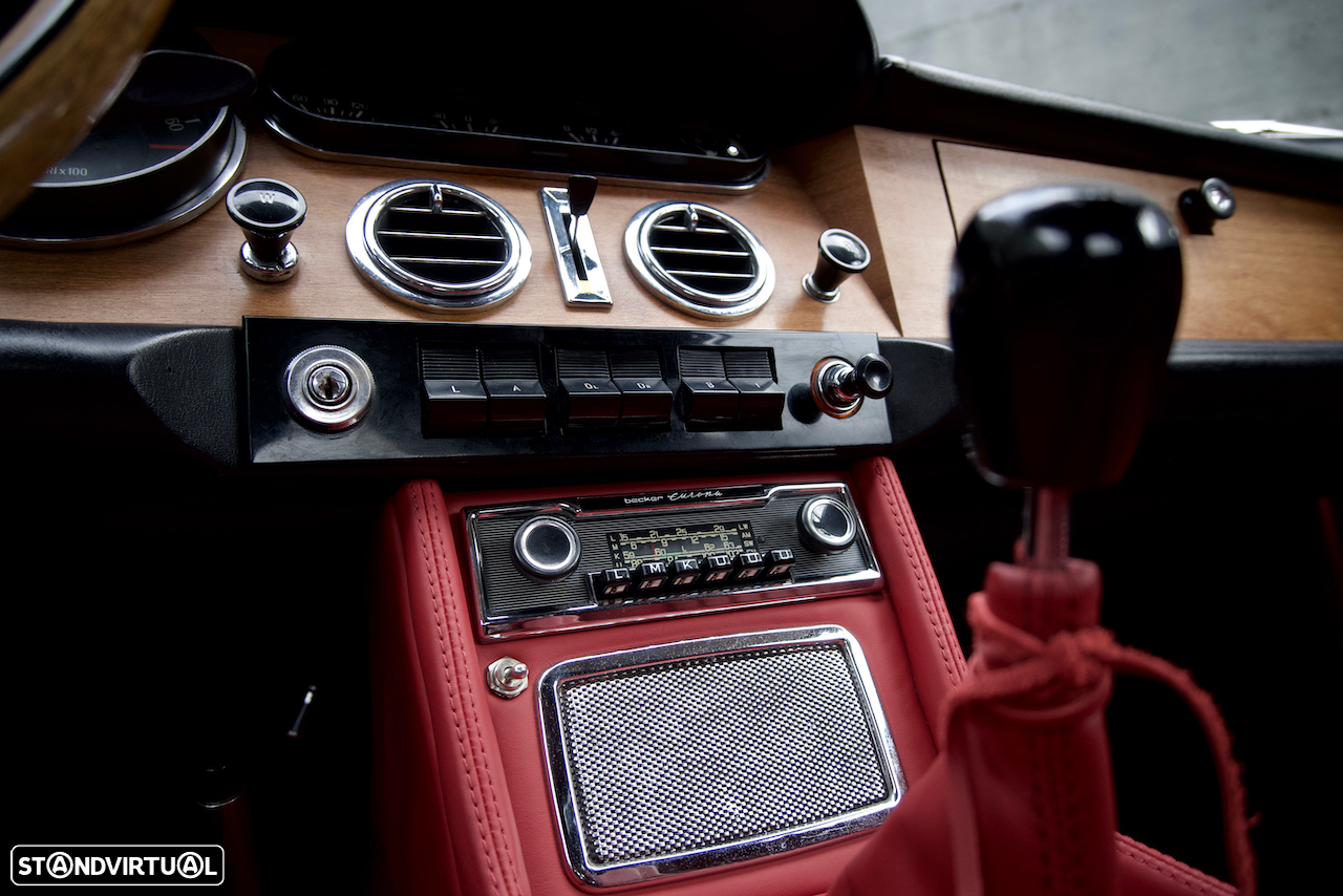 Ferrari 330 - 32