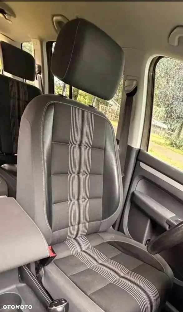 Volkswagen Touran - 9