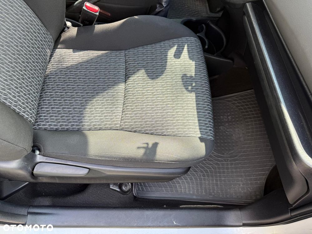 Toyota Yaris 1.33 Active - 9