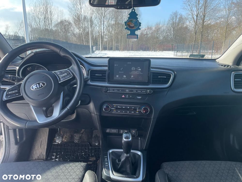 Kia Ceed 1.6 CRDi SCR M - 10