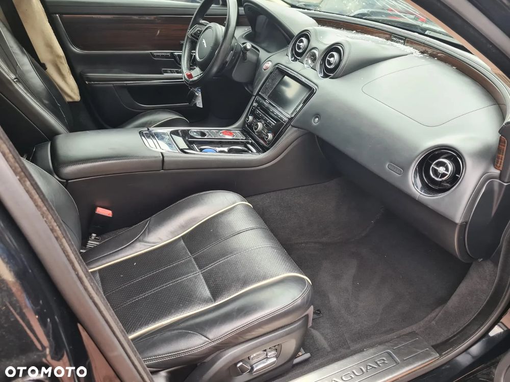 Jaguar XJ 3.0 T LWB Portfolio - 8