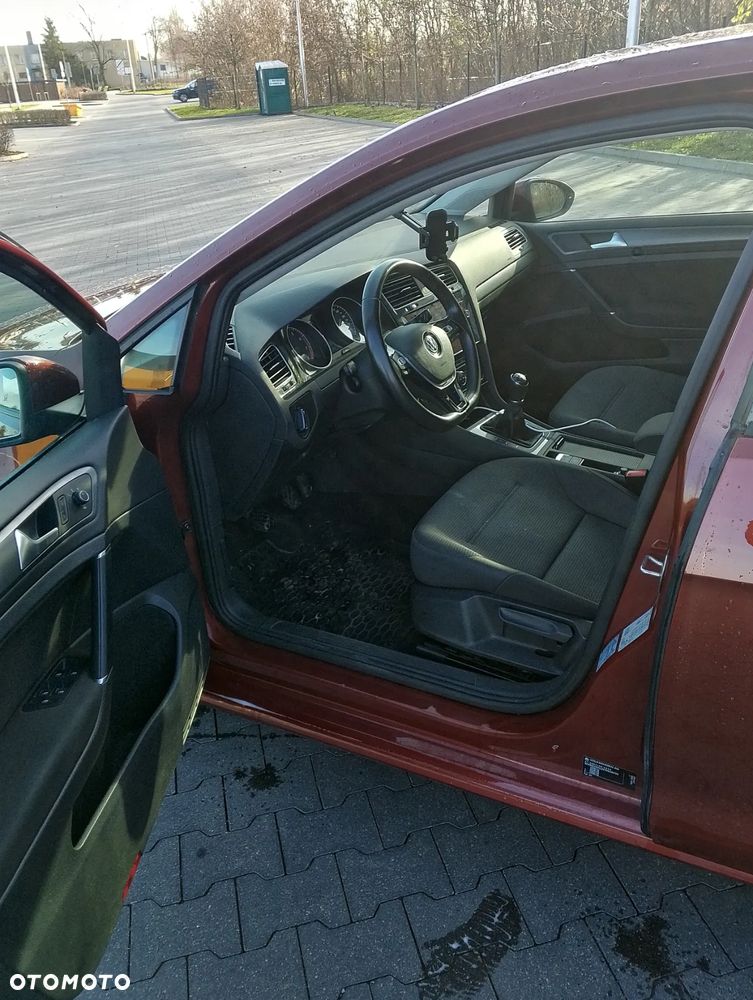 Volkswagen Golf - 27