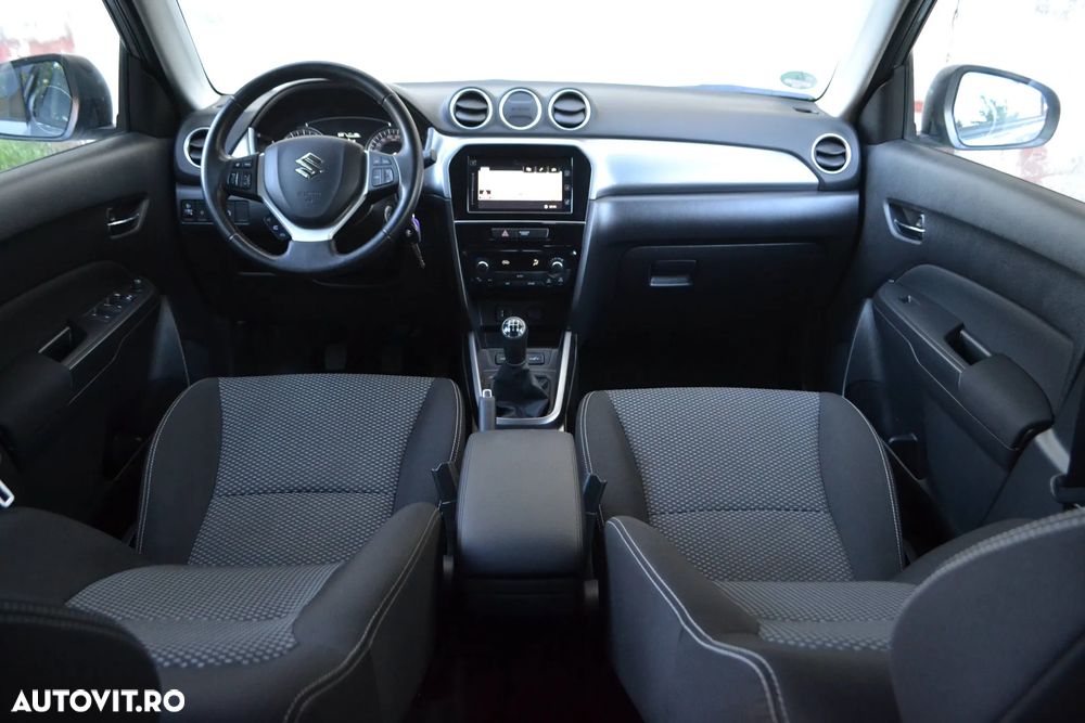 Suzuki Vitara 1.0 Boosterjet Allgrip Comfort - 9