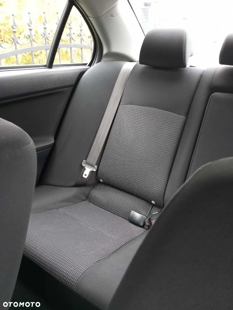 Mitsubishi Lancer 1.6 Inform - 18