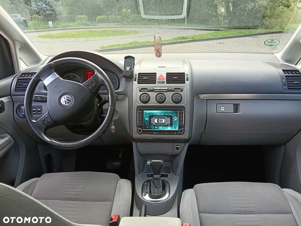 Volkswagen Touran - 7