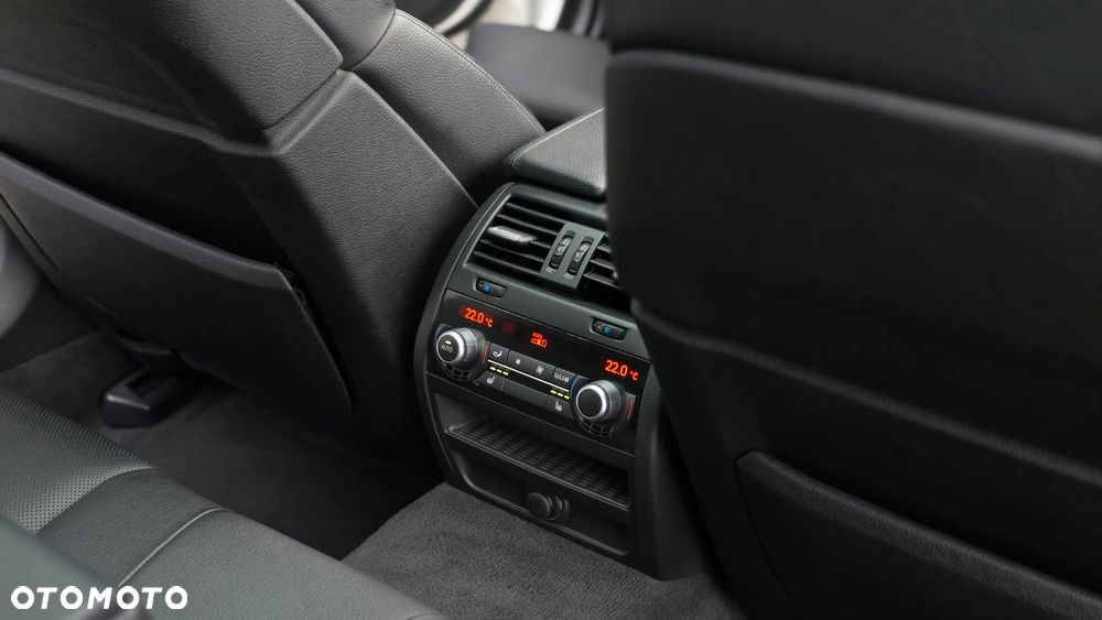 BMW Seria 5 535d xDrive - 25