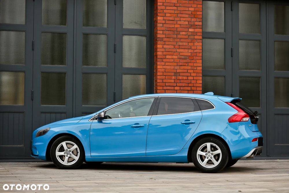 Volvo V40 D3 R-Design - 11