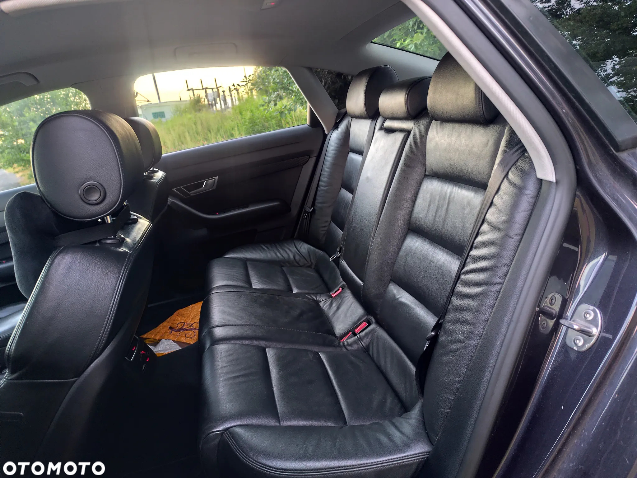 Audi A6 2.4 - 12