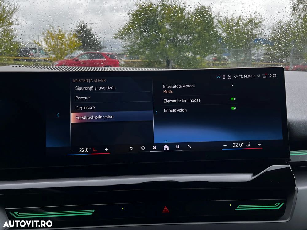 BMW Seria 5 520i AT MHEV - 35