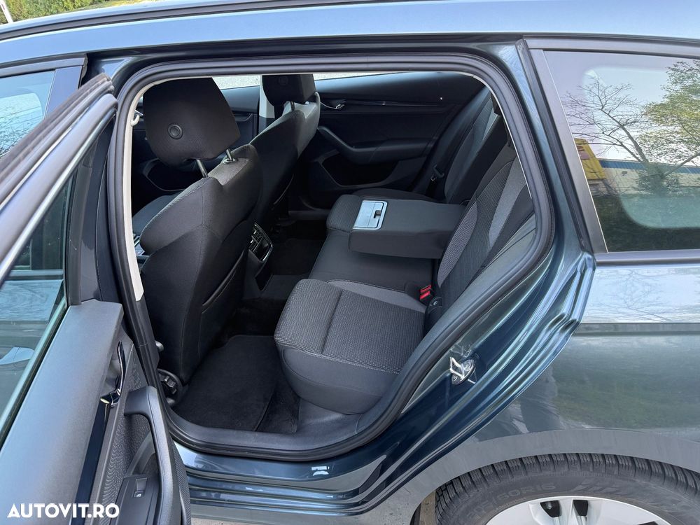 Skoda Octavia 2.0 TDI DSG Ambition - 13