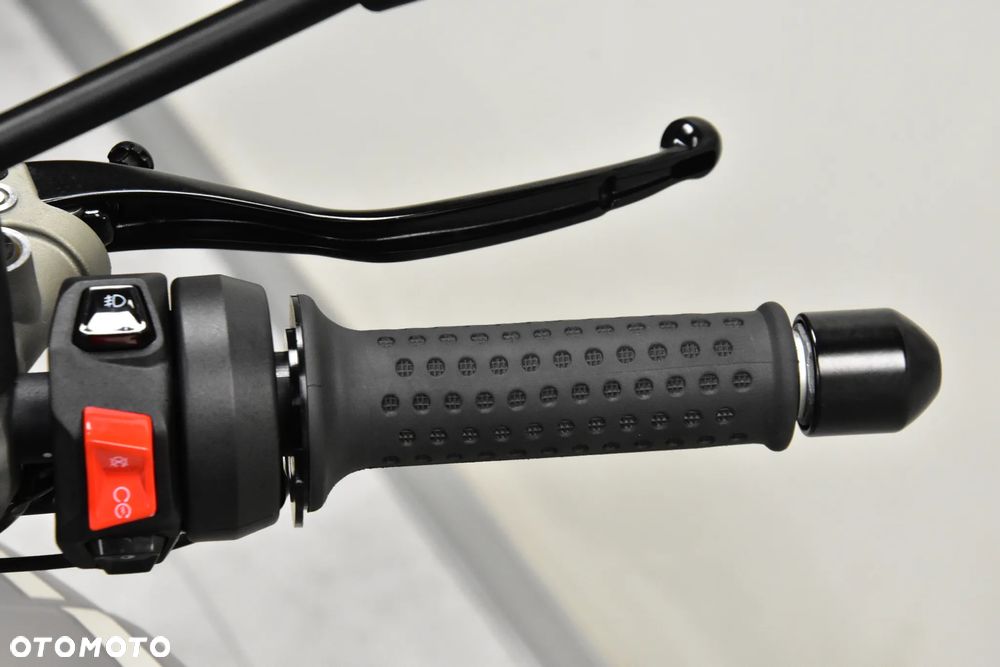 Moto Guzzi V100 Mandello - 25