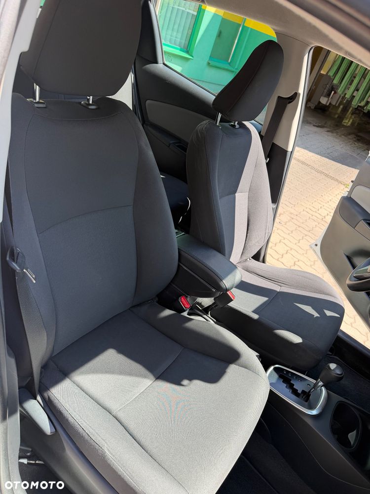 Toyota Yaris Hybrid 100 Active EU6 - 13