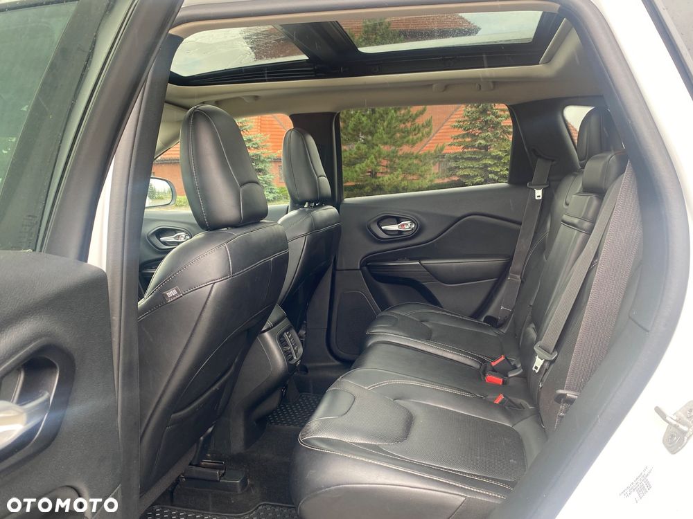 Jeep Cherokee - 20