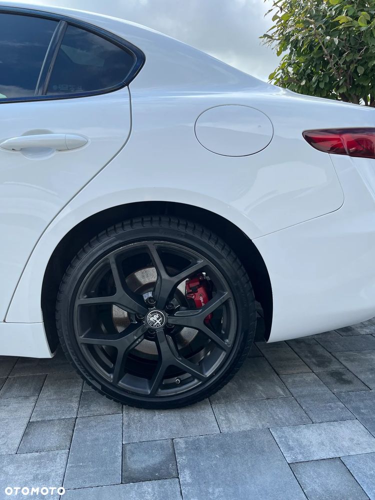 Alfa Romeo Giulia 2.0 Turbo TI Q4 - 9