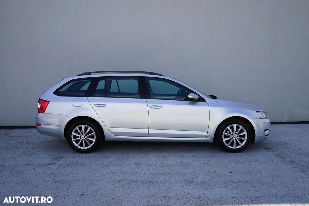 Skoda Octavia 2.0 TDI AMBITION DSG - 7