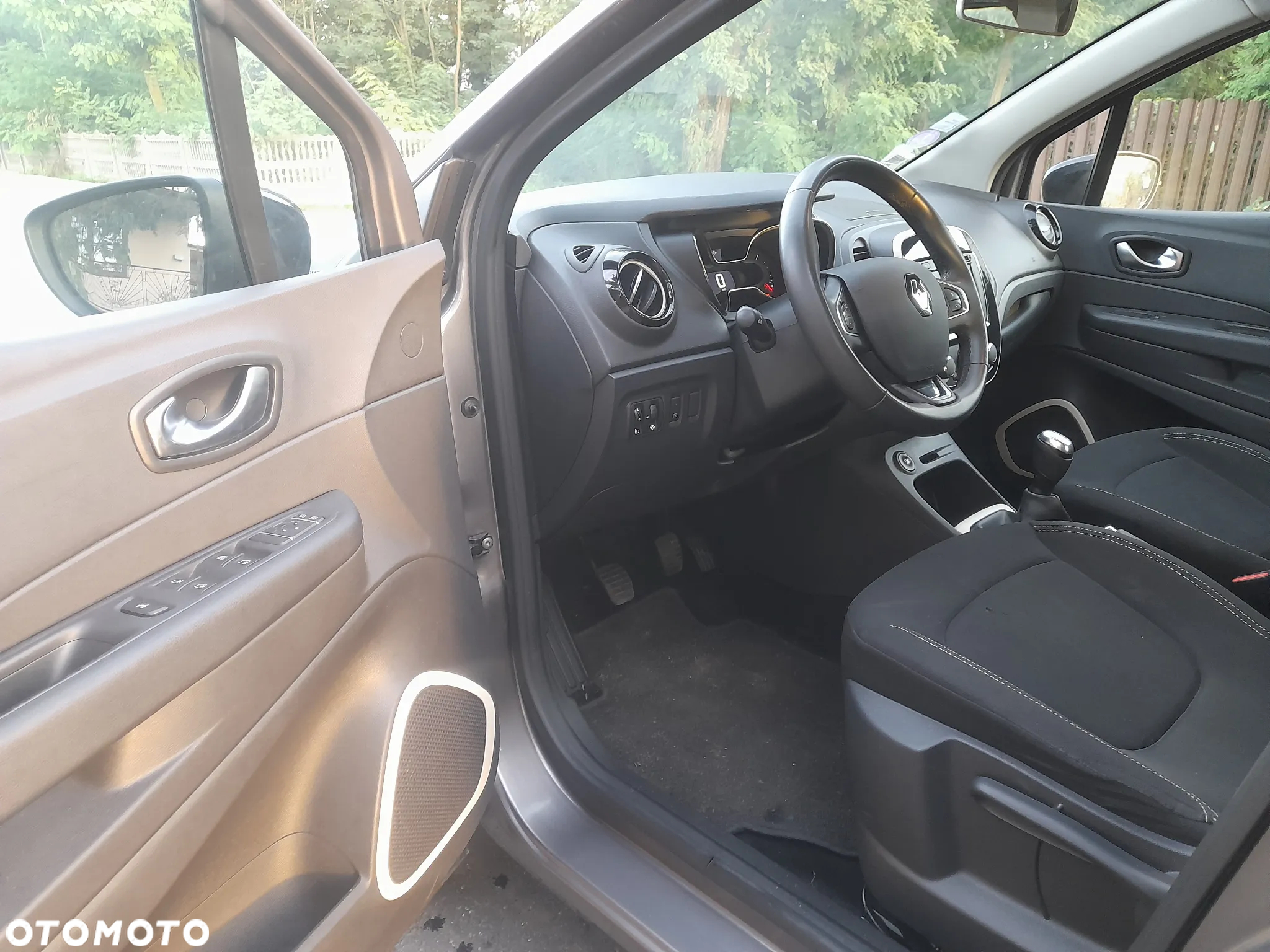Renault Captur - 16