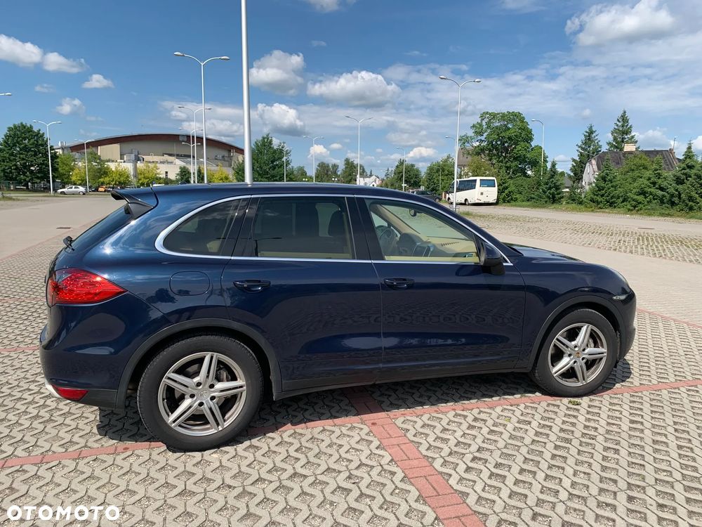 Porsche Cayenne - 2
