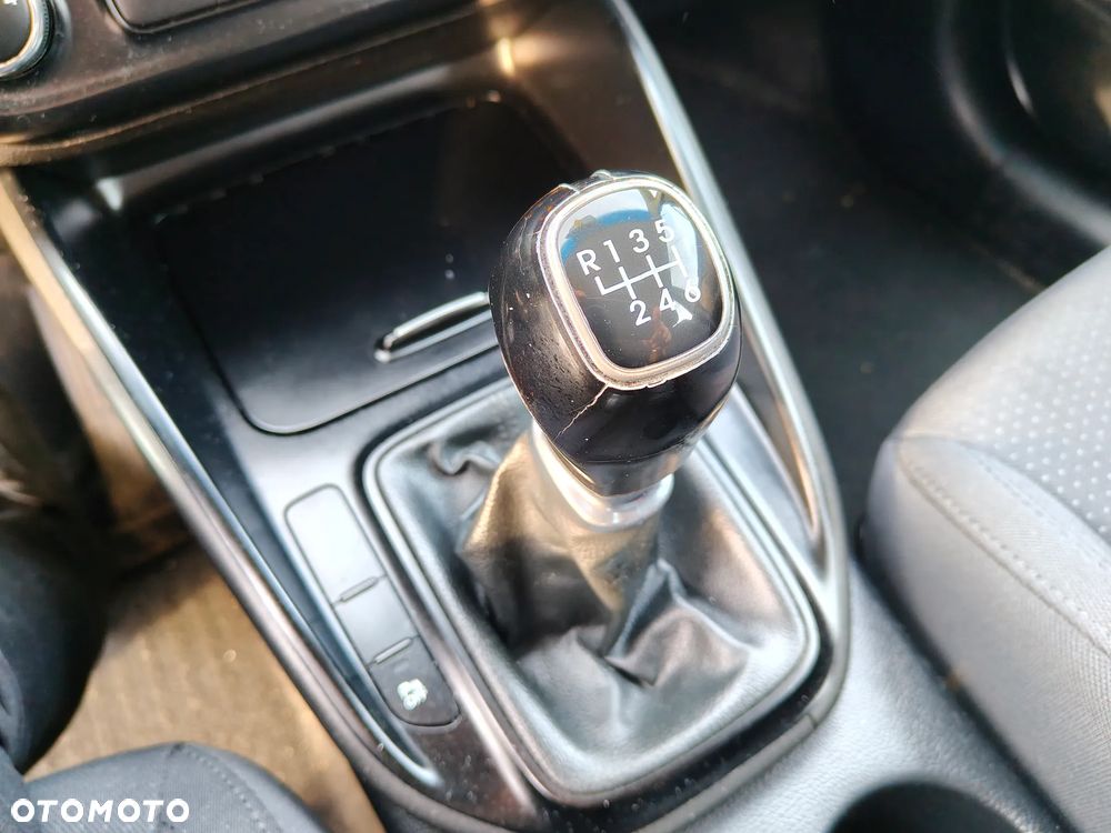 Kia Carens 1.7 CRDi M - 18