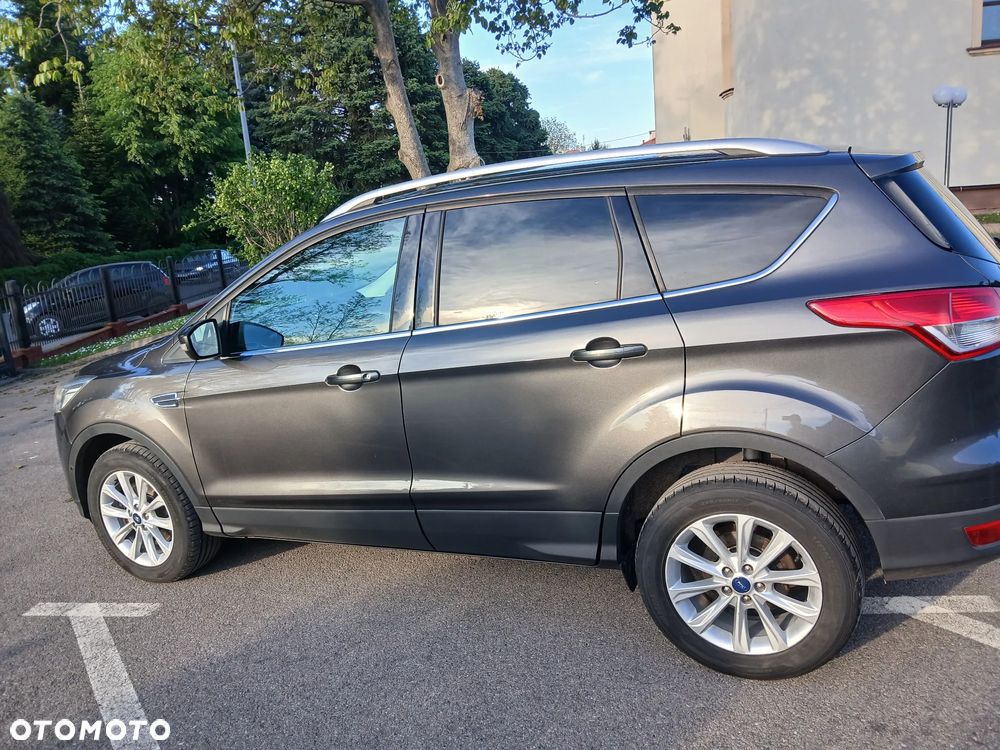 Ford Kuga 2.0 TDCi 2x4 Titanium - 10