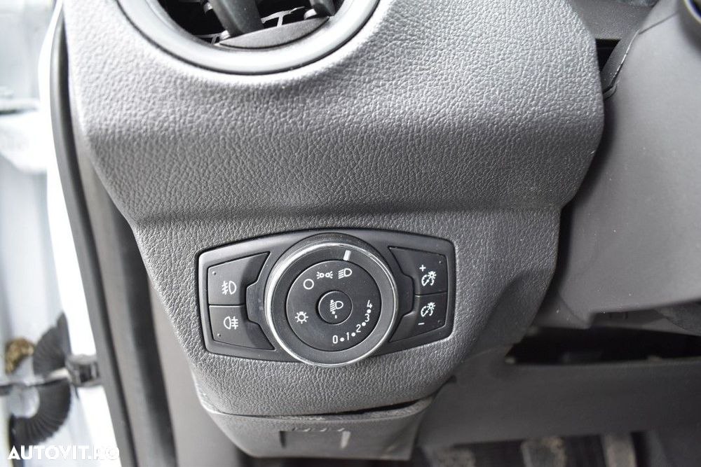 Ford Transit Courier - 16