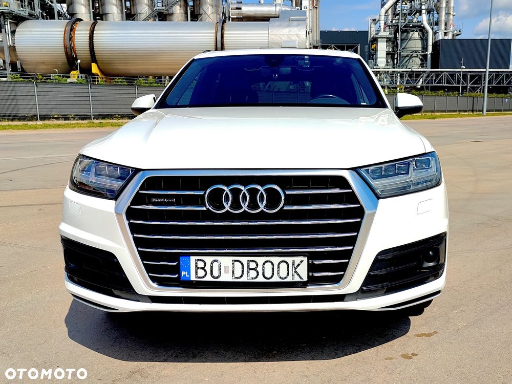 Audi Q7 - 1