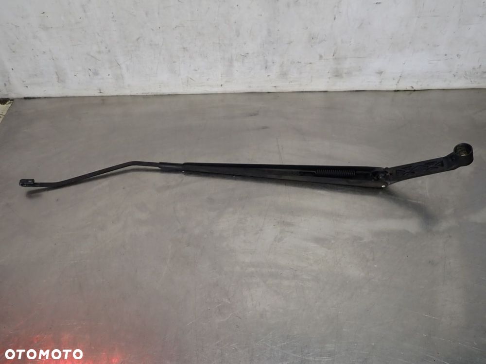 RAMIĘ WYCIERACZKI PRZÓD PRAWE MITSUBISHI COLT VI Z30 - 2