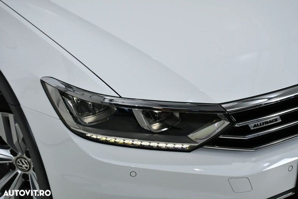 Volkswagen Passat Alltrack 2.0 TDI SCR 4Motion DSG - 16