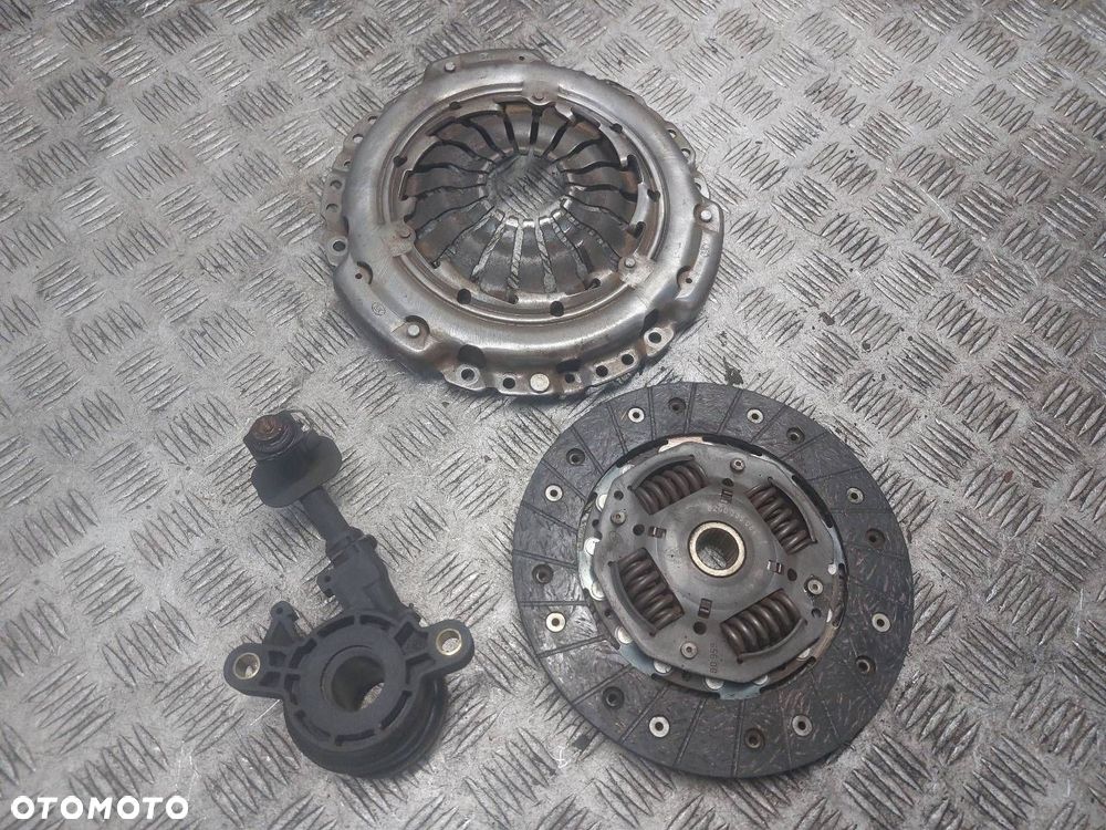 SPRZĘGŁO TARCZA + DOCISK RENAULT CLIO II 1.5 DCI - 1